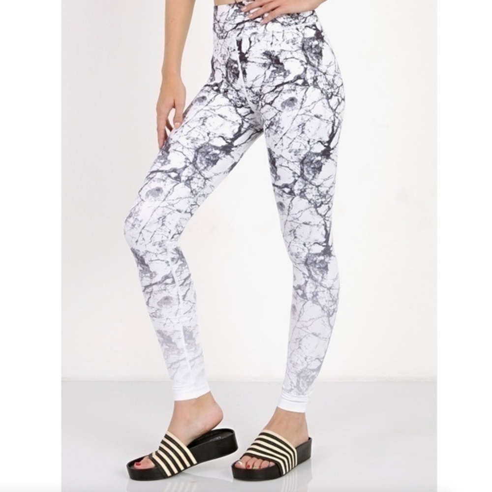Vie Active Rockell Full Legging Glacier in Marble Ombre White Black Size XS